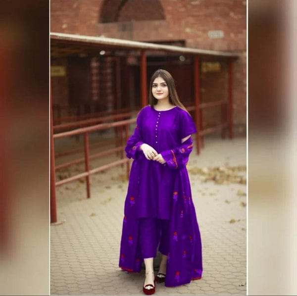 New  Rose Embroidered Gown Style