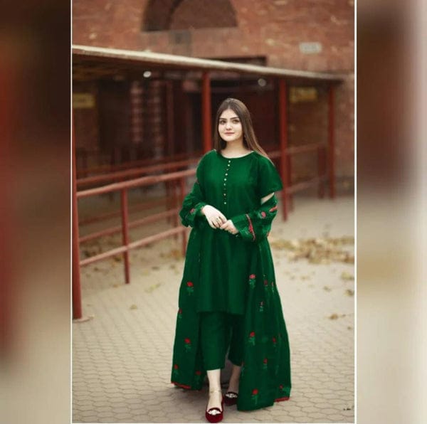 New  Rose Embroidered Gown Style